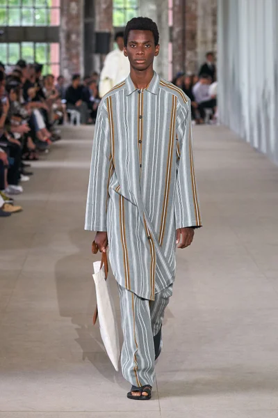 Look 27